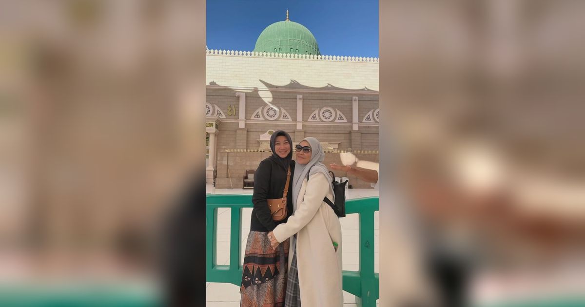 Bak Bestie, Potret Kedekatan Umi Kalsum Ibu Ayu Ting Ting dengan Calon Besan