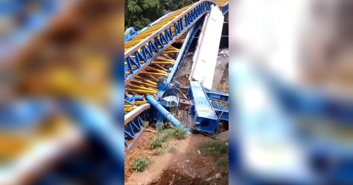 Tak Hanya Rusak KA Babaranjang, Girder Fly Over Bantaian yang Roboh Juga Hancurkan 3 Rumah Warga