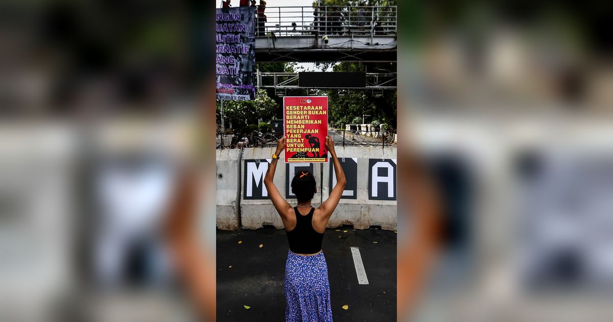 FOTO: Aksi Ribuan Aktivis Perempuan Unjuk Rasa Peringati Hari Perempuan Internasional