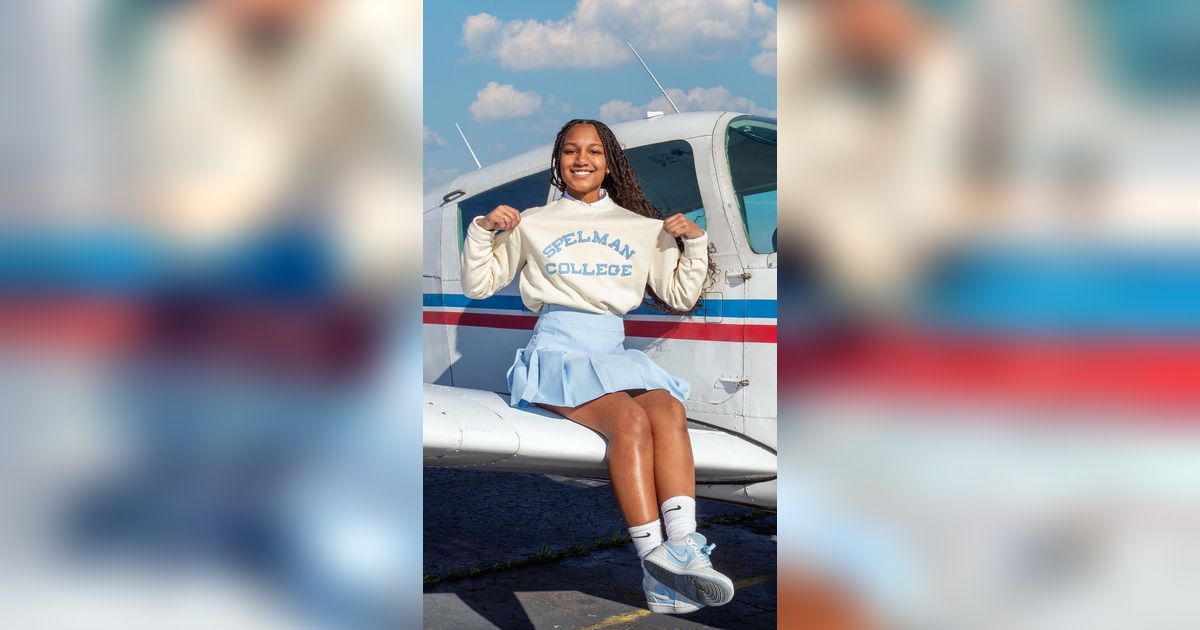 Kamora Freeland is the Youngest Female Pilot in New York. She's Only 17 ...