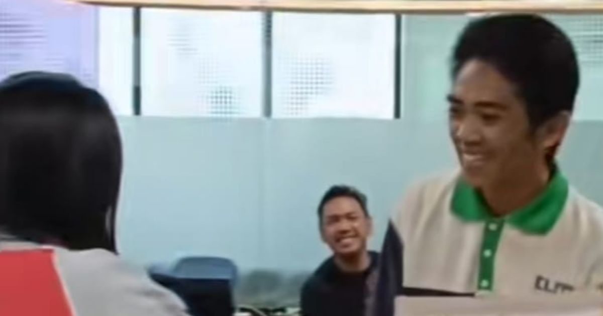 Berawal dari Prank, Aksi Karyawan Kantor Rayakan Ulang Tahun OB Ini Viral