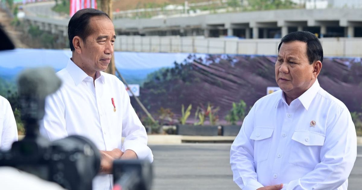 VIDEO: Momen Jokowi Akui Jempol 'Sakti' Ridwan Kamil soal Pembangunan Hotel di IKN