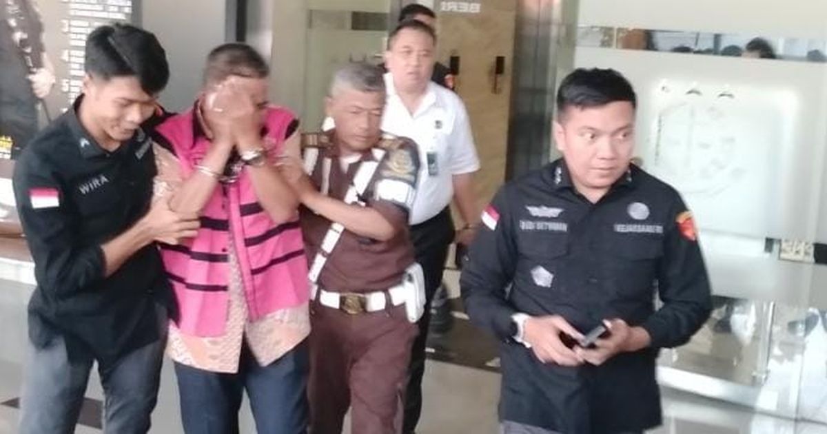 Tangis Eks Plt Kadis ESDM Babel Usai Jadi Tersangka Baru Korupsi Timah