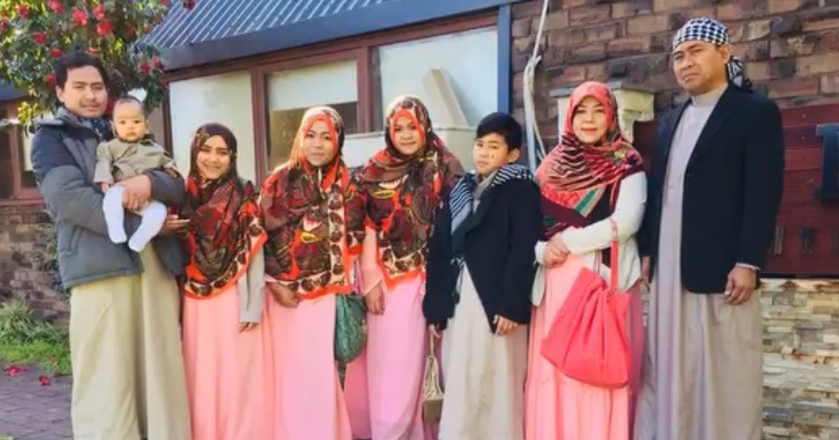 Terpisah dari Ibu Selama 11 Tahun, Perempuan Kembar Ini Akhirnya Bisa Kumpul Keluarga di Australia