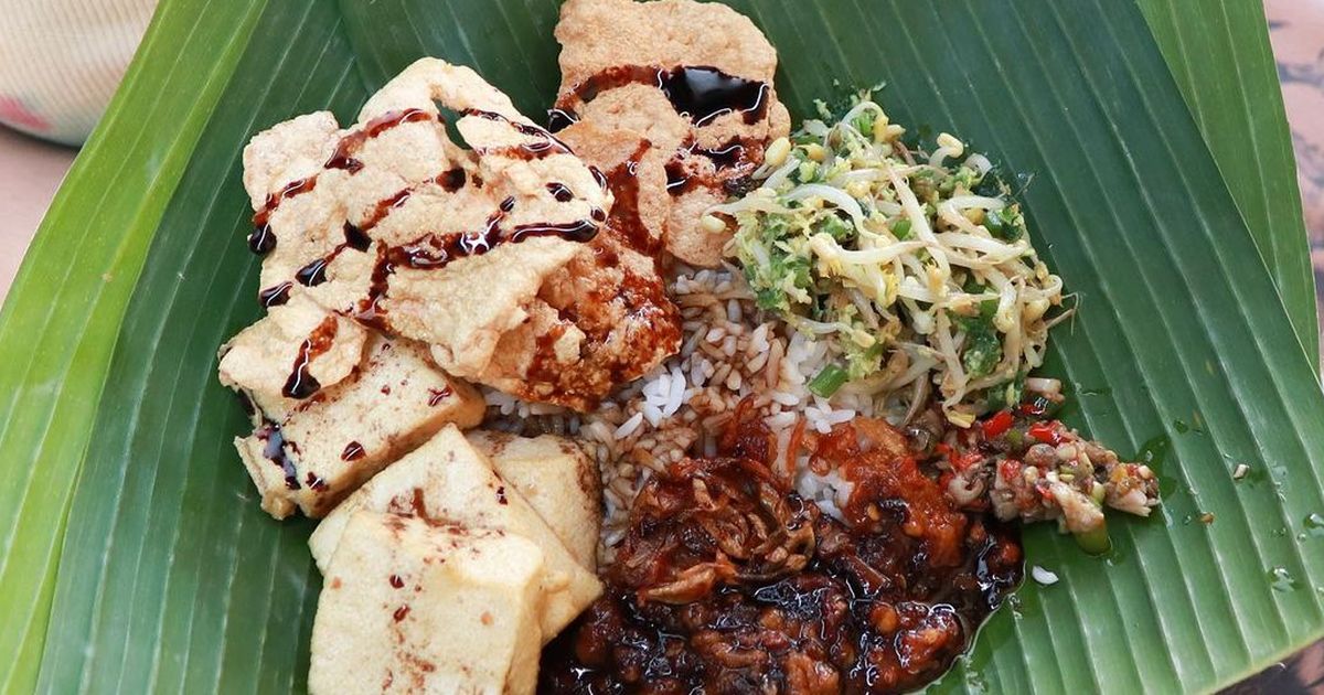 Mencicipi Nasi Tahu Ni Sarti yang Legendaris di Bali, 57 Tahun Konsisten Jualan Hanya Pakai Satu Meja