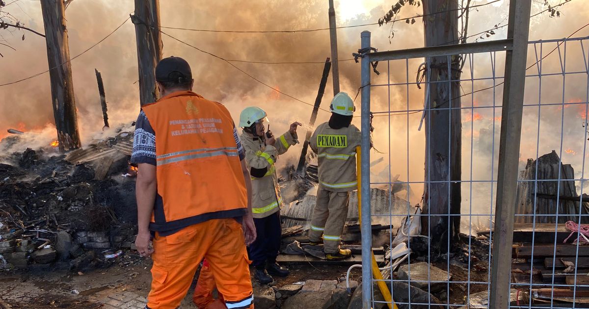 Terungkap, Ini Dugaan Penyebab 120 Rumah Semi Permanen di Penjaringan Jakut Ludes Terbakar