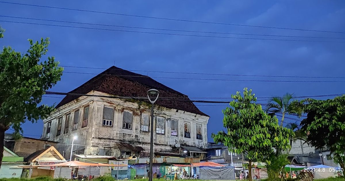 Uji Nyali di Gedung Setan Surabaya, Rumah yang Dibangun Pejabat Tinggi 200 Tahun Silam tapi Tak Pernah Ditinggali