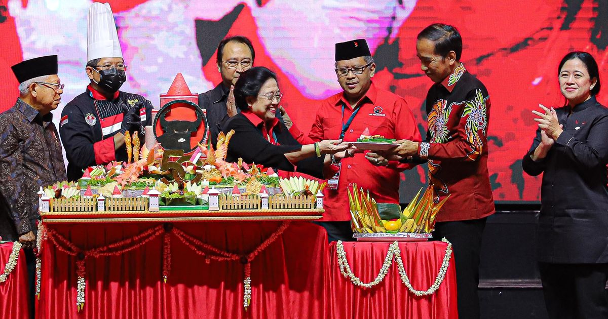 Hasto Dapat Bocoran dari Menteri, Jokowi Ingin Duduki Kursi Ketua Umum PDIP