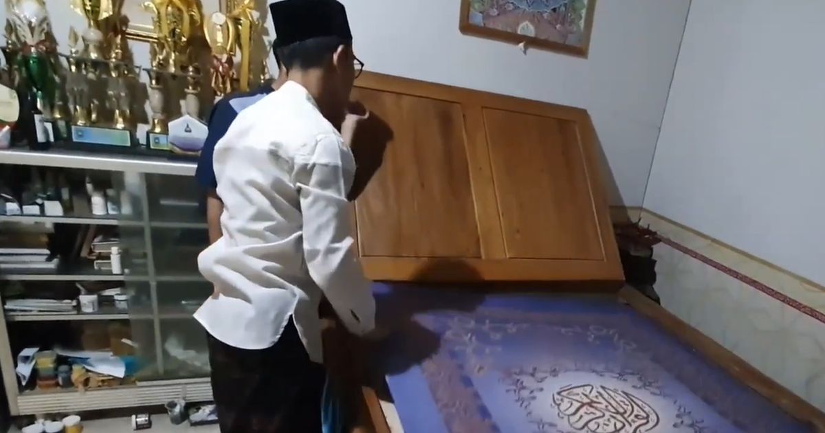 Cerita di Balik Al Quran Raksasa di Ponpes Al Hikmah Cilegon, Ditulis Menggunakan Tangan