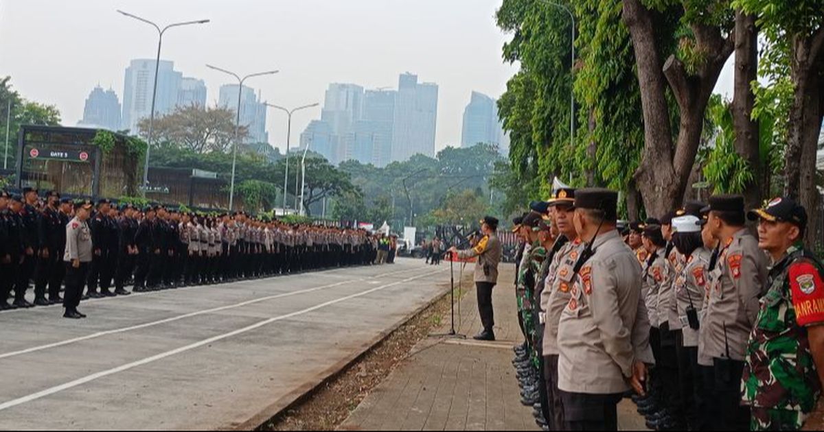 Polisi Jaga Ketat Pintu Masuk Gedung DPR saat Sidang Tahunan, Sebar 3.457 Personel