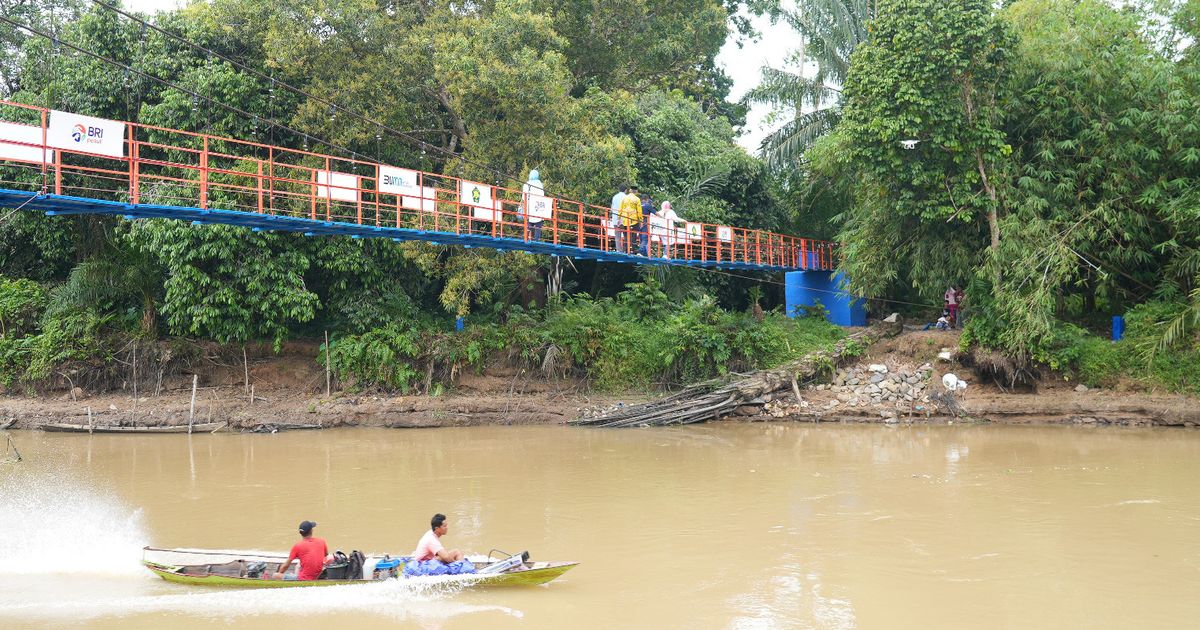 Bangun Jembatan Gantung, BRI Bantu Mobilitas Warga dan Dorong Ekonomi Masyarakat Desa