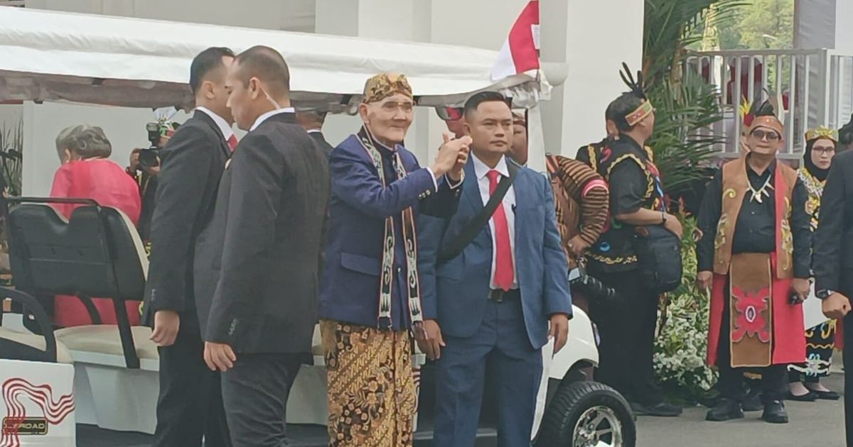 Peringatan HUT ke-79 RI, Wapres ke-6 Try Sutrisno Tiba di Istana Merdeka Jakarta