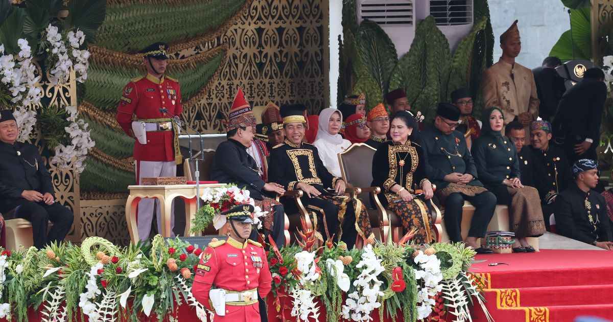 VIDEO: Senyum Tipis Prabowo & Lirikan Jokowi, Sukses Paskibraka Kibarkan Merah Putih di IKN