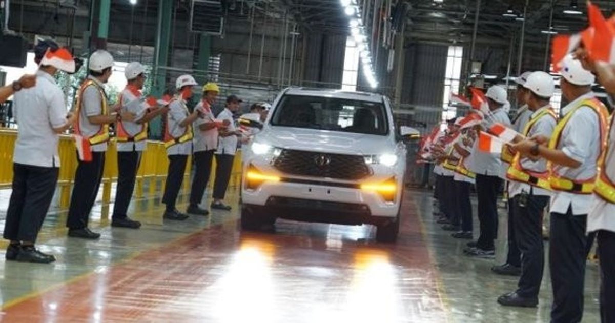 Pada Juli 2024, penjualan mobil di Indonesia didominasi oleh Toyota Kijang Innova.