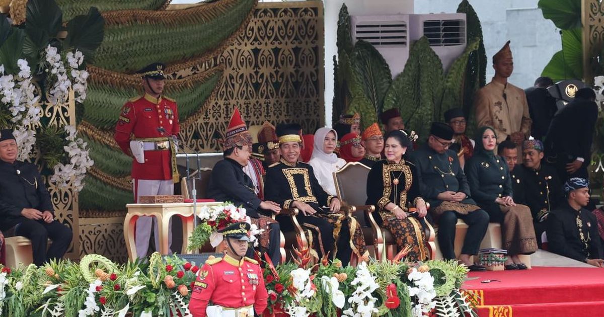 VIDEO: Kesopanan Prabowo Sungkan Duduk Mendahului Jokowi saat Upacara HUT ke-79 RI di IKN