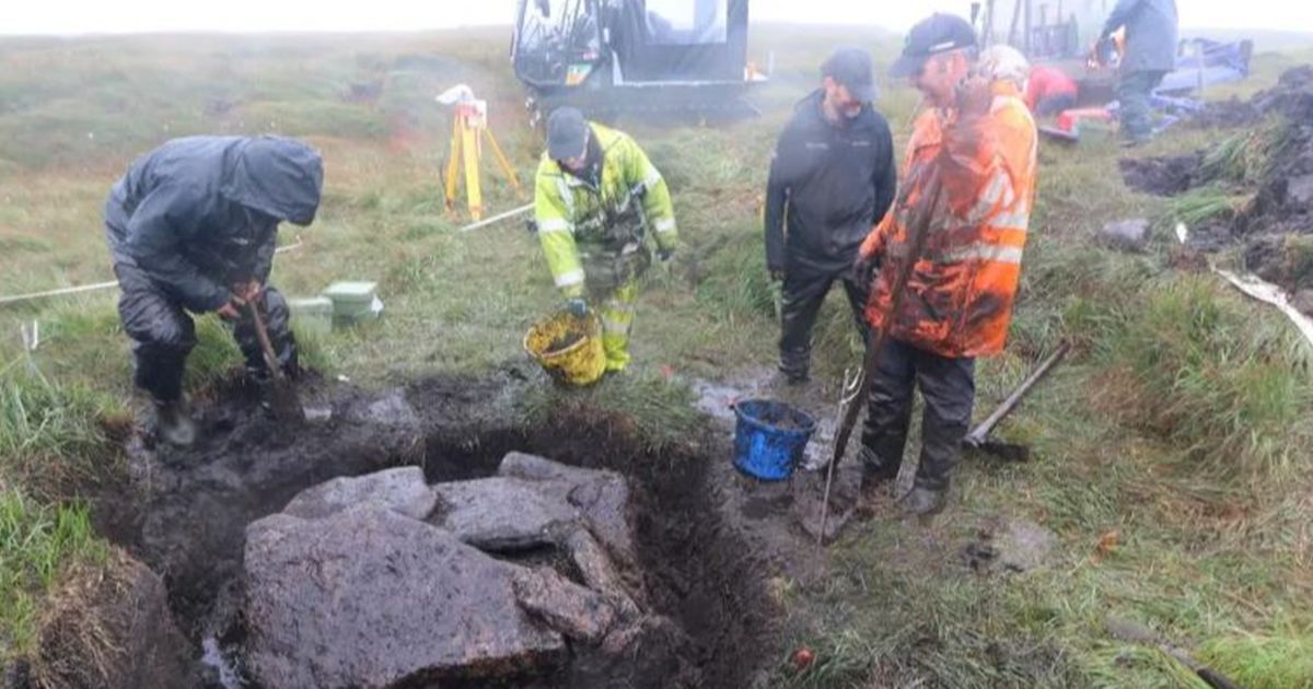 Arkeolog Temukan Kuburan Berusia Hampir 4.000 Tahun di Bukit Terpencil, Ada Kotak Batu Berisi Benda Misterius