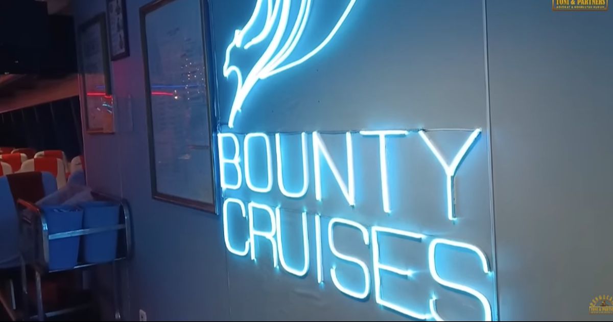 Pegi Setiawan Tersenyum & Bahagia, Refreshing Bareng Pengacara  Naik Kapal Pesiar Bounty Cruises