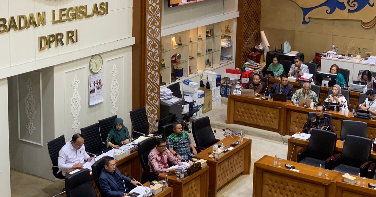 Baleg DPR: Tidak Ada Rapat Dadakan, RUU Pilkada Dimulai November 2023