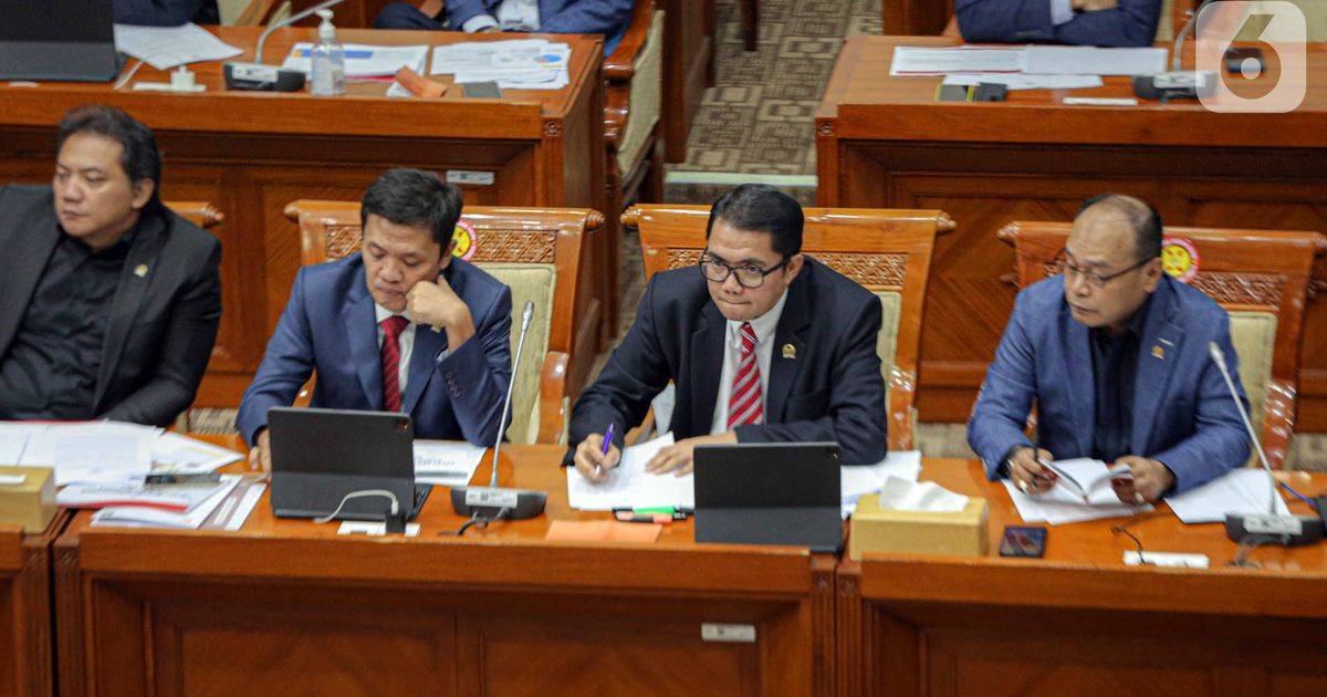 Saat Interupsi Arteria Dahlan 'Dicueki' Pimpinan Baleg DPR Bahas RUU Pilkada