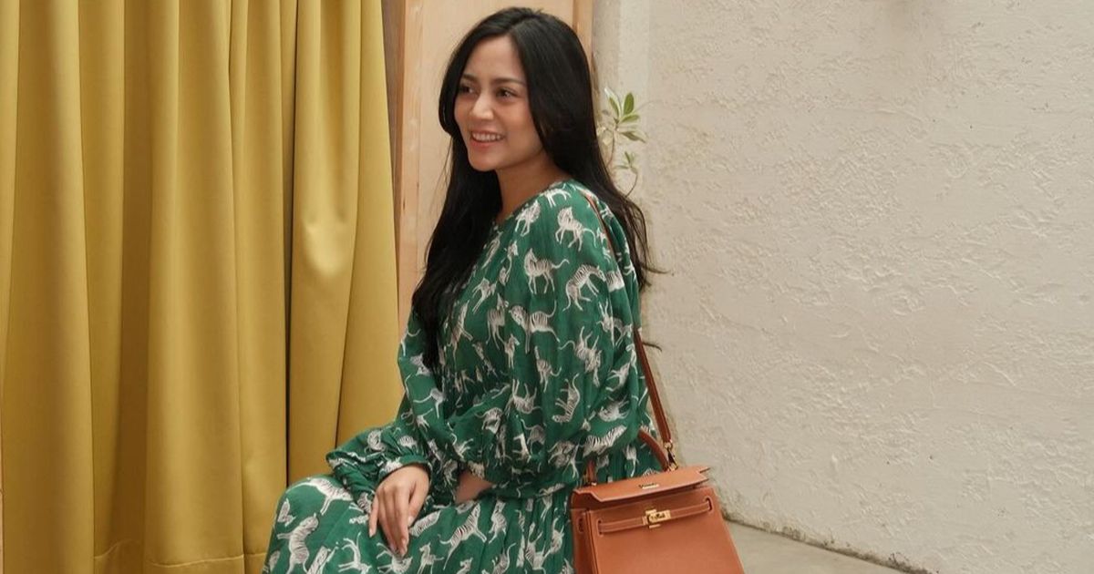 Jadi Single Mom, Ini Deretan Sumber Kekayaan Rachel Vennya