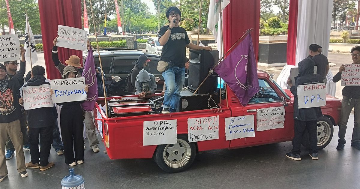 Demo di DPRD Jambi, Massa Tuntut Tolak RUU Pilkada