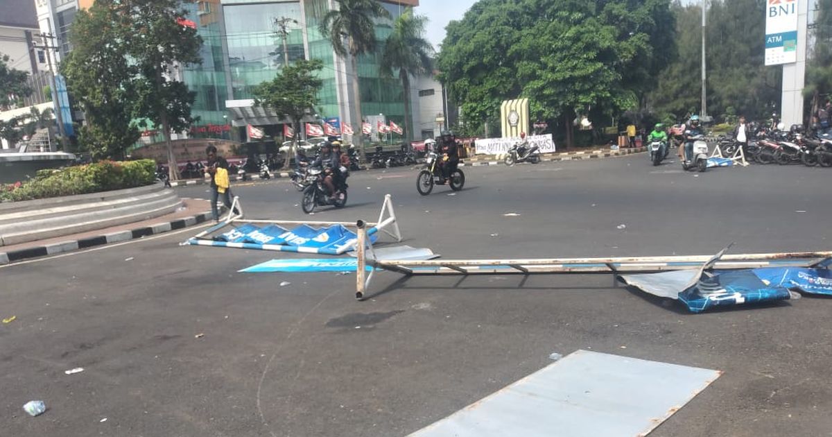 Kondisi Terkini Demo Ricuh Tolak Revisi UU Pilkada di Semarang