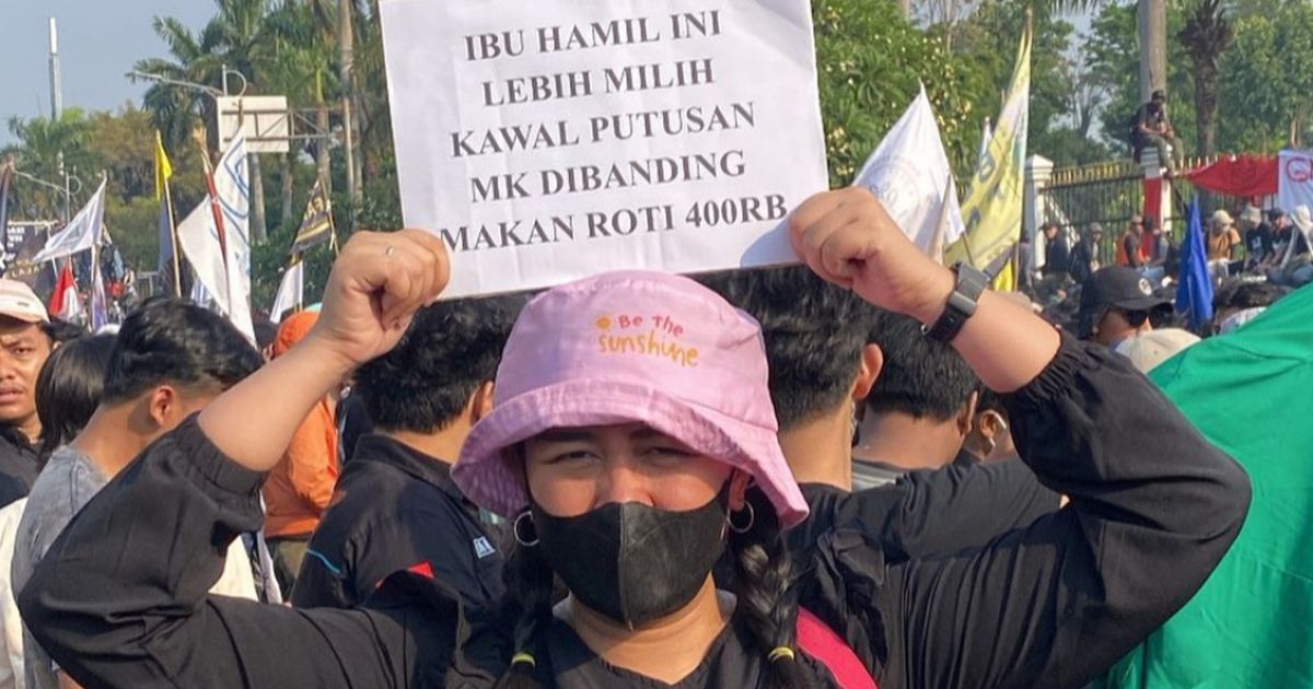 Mengaku Ngidam, Aksi Ibu Hamil Ikut Demo Ini Viral Curi Perhatian