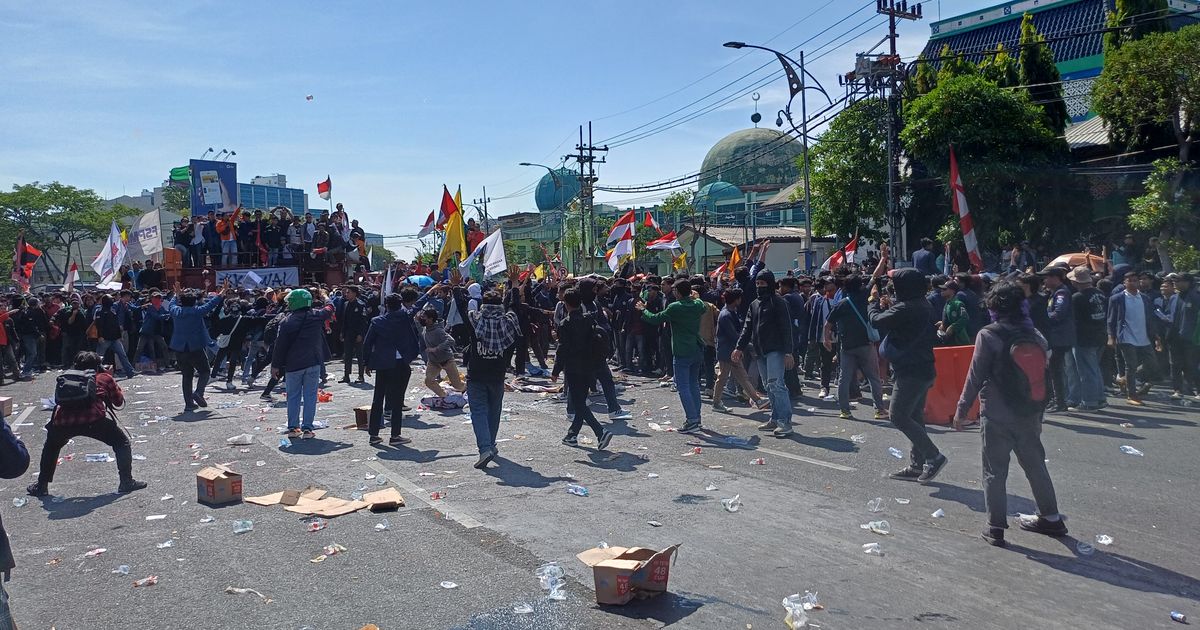 Dosen Diburu Mahasiswa Cari Tandatangan Padahal Lagi Ikut Demontrasi RUU Pilkada, Aksinya jadi Sorotan