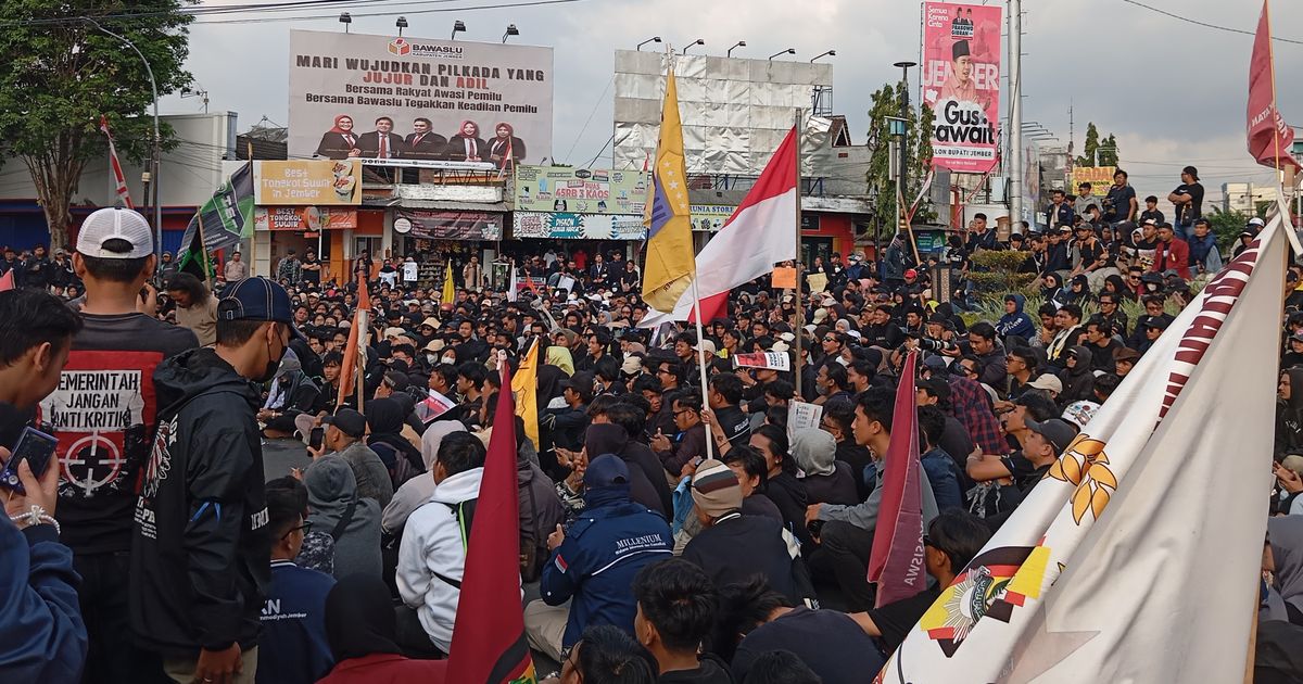 Tolak Politik Dinasti, Ribuan Mahasiswa di Jember Demo Kawal Putusan MK