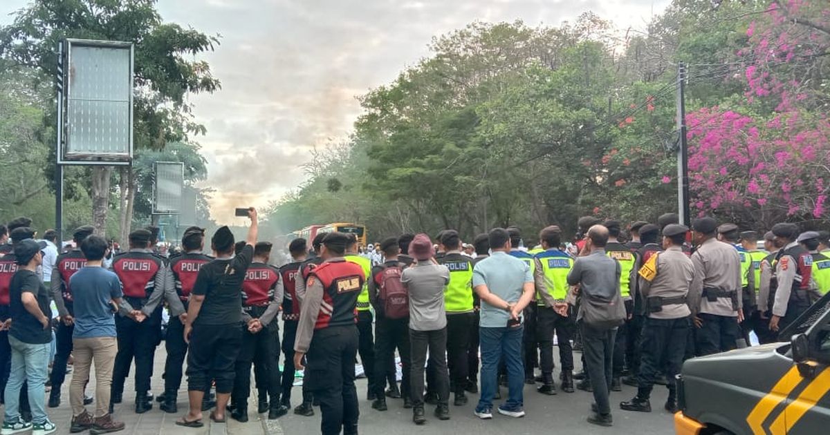 Belum Resmi Mulai Dibuka, Muktamar PKB Sudah Didemo Massa Bawa Spanduk 'Tangkap Muhaimin'