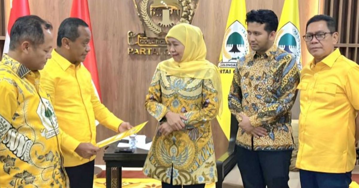 Golkar Serahkan Formulir B1 KWK ke Khofifah-Emil Dardak