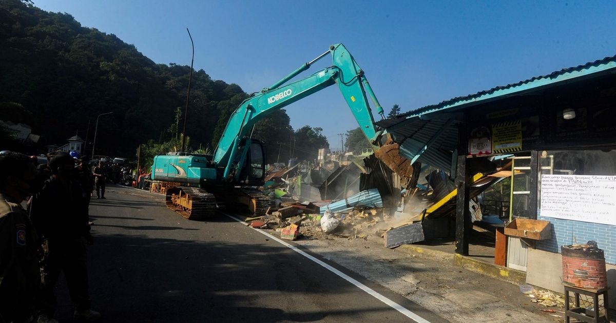 Pemkab Bogor Gusur 196 Bangunan Liar di Jalur Puncak