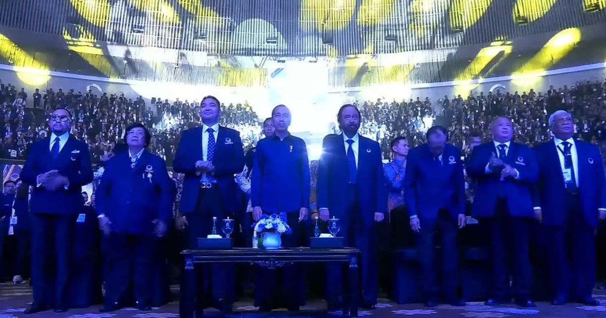 VIDEO: Jokowi Depan Surya Paloh & Anies di Kongres NasDem 