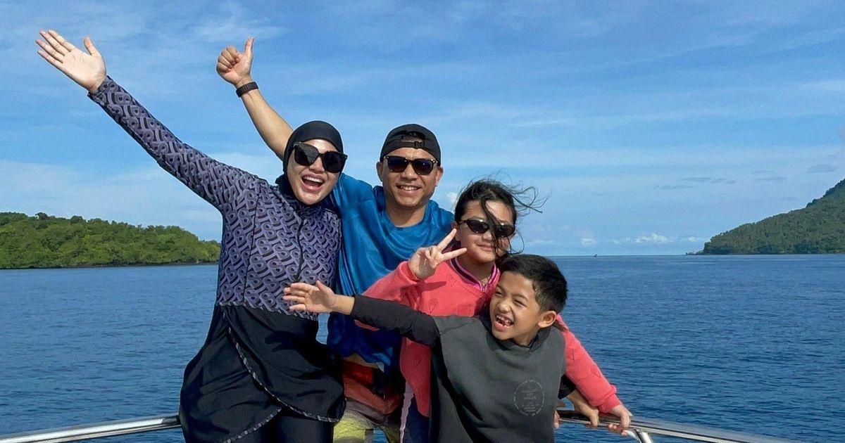 Potret Anang Hermansyah dan Keluarga Liburan di Maluku, Asyik Snorkeling Hingga Datangi Pulau Terpencil