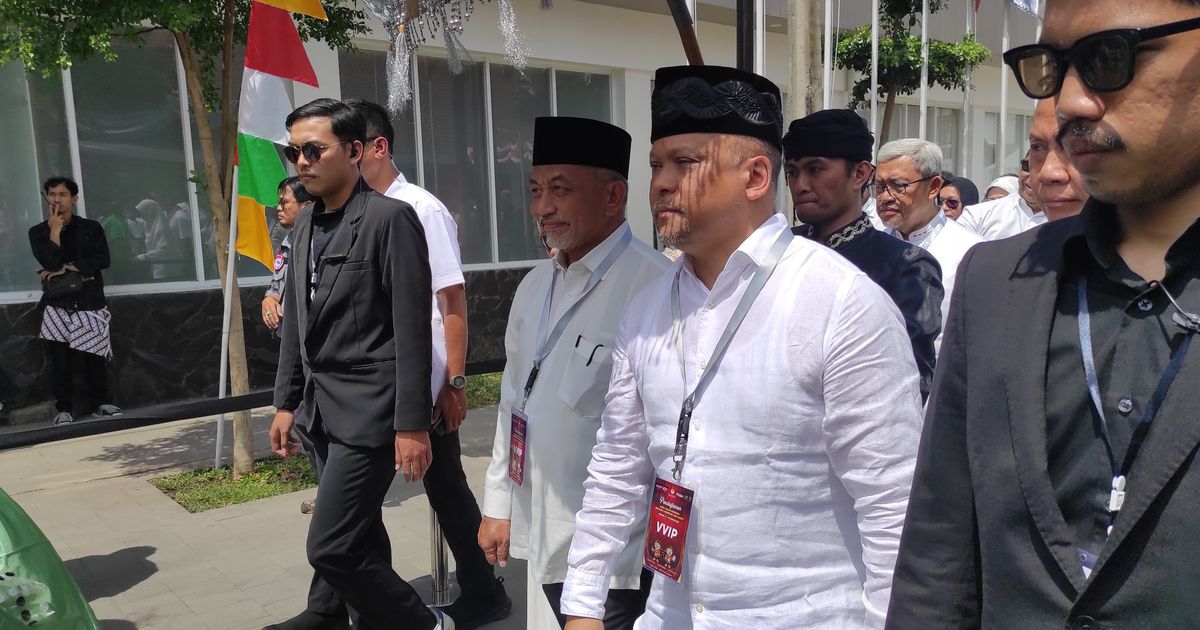 Ahmad Syaikhu-Ilham Habibie Resmi Daftar Pilkada Jabar ke KPU