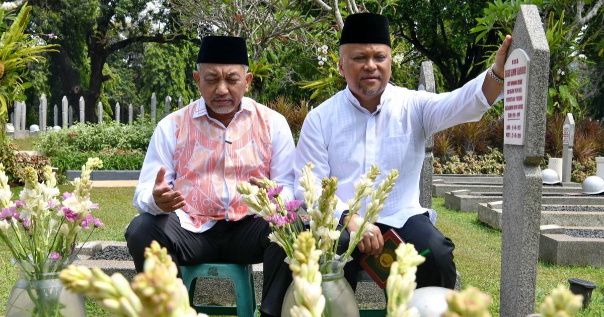 VIDEO: Kejutan Syaikhu-Ilham Diusung PKS di Pilgub Jabar, Sebelum Daftar Ziarah ke Makam Habibie-Ainun