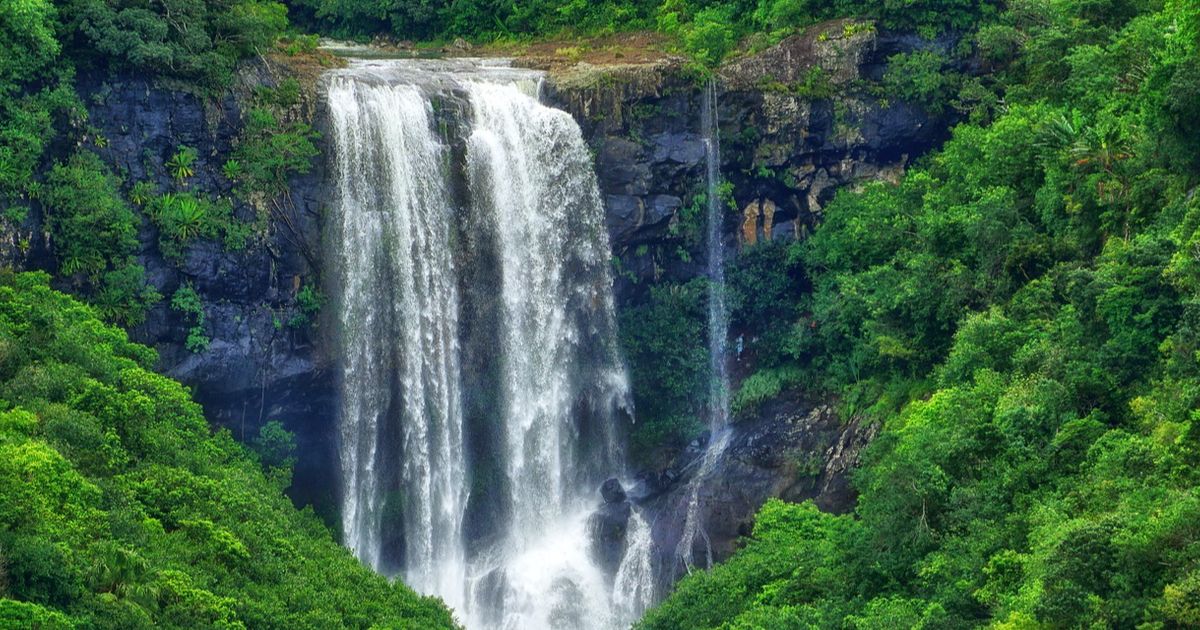 Mitos Air Terjun Tumpak Sewu, Membuat Awet Muda hingga Membawa Keberuntungan