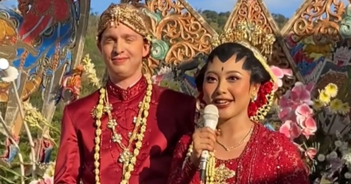 Viral Momen Pernikahan Pakai 2 Bahasa saat Sambutan Keluarga,