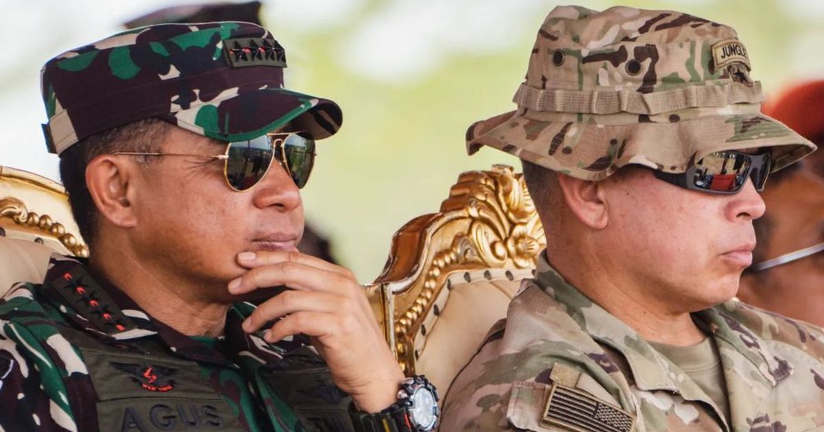 Potret Sangar Panglima TNI saat Latihan Gabungan, Pakai Kacamata Hitam Duduk Bareng Tentara Amerika