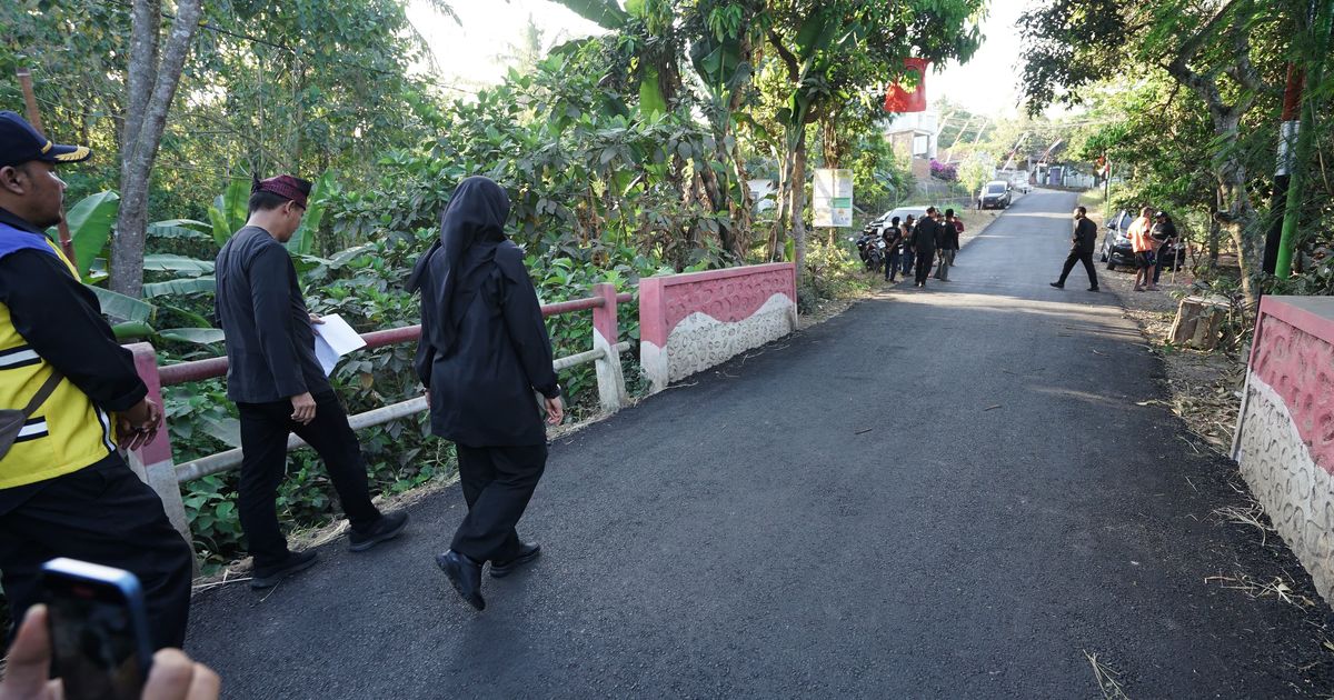 Cek Jalan Papring, Bupati Ipuk : Tahun 2024 Banyuwangi Bangun dan Perbaiki Jalan 821,4 KM