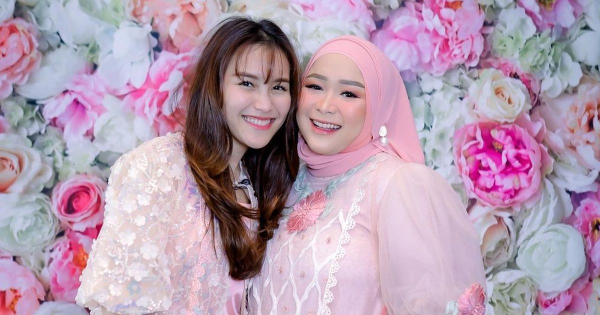 Hadir di Pemakaman Keponakan yang Meninggal Dunia, Intip Potret Kebersamaan Ayu Ting Ting dan Sang Adik Syifa