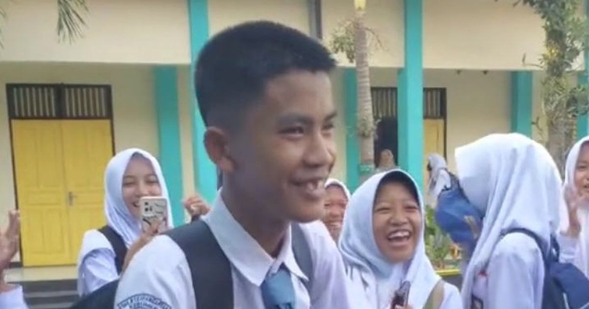 Viral Sekelompok Anak SMA Ini Iuran Beli Sepeda untuk Teman yang Jalan Kaki ke Sekolah, Tuai Pujian