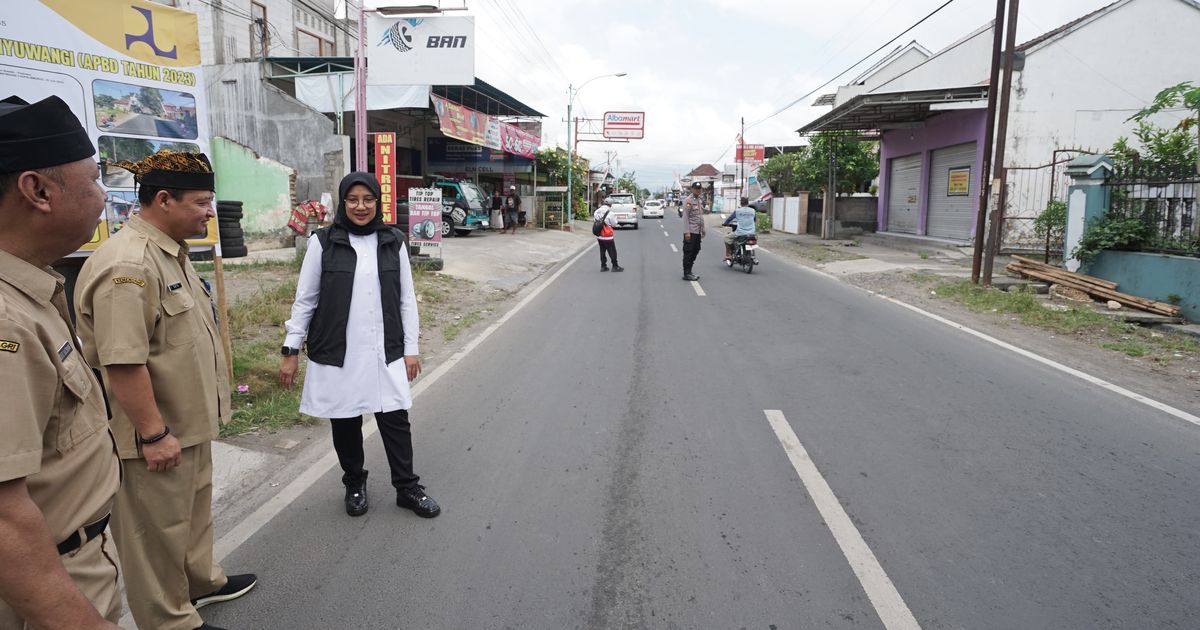 Ngantor di Tiga Desa, Bupati Ipuk Cek Progres Pembangunan Sejumlah Ruas Jalan