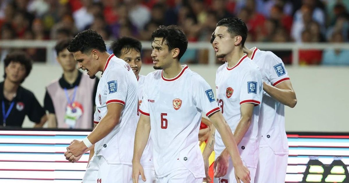 Jokowi Ajak Dua Cucunya Nonton Indonesia vs Australia di Stadion GBK