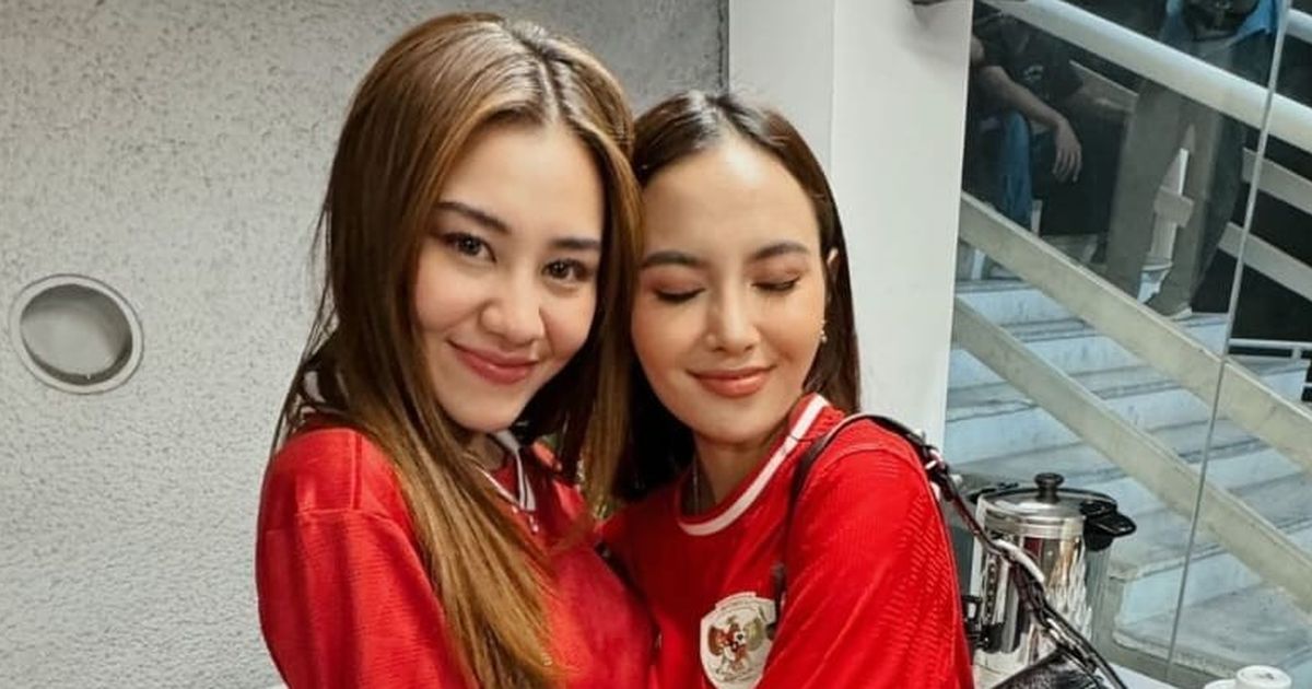 Sama-sama Cantik, ini Potret Keseruan Aaliyah Massaid dan Mahalini saat Nonton Laga Timnas Indonesia vs Australia di Stadion GBK