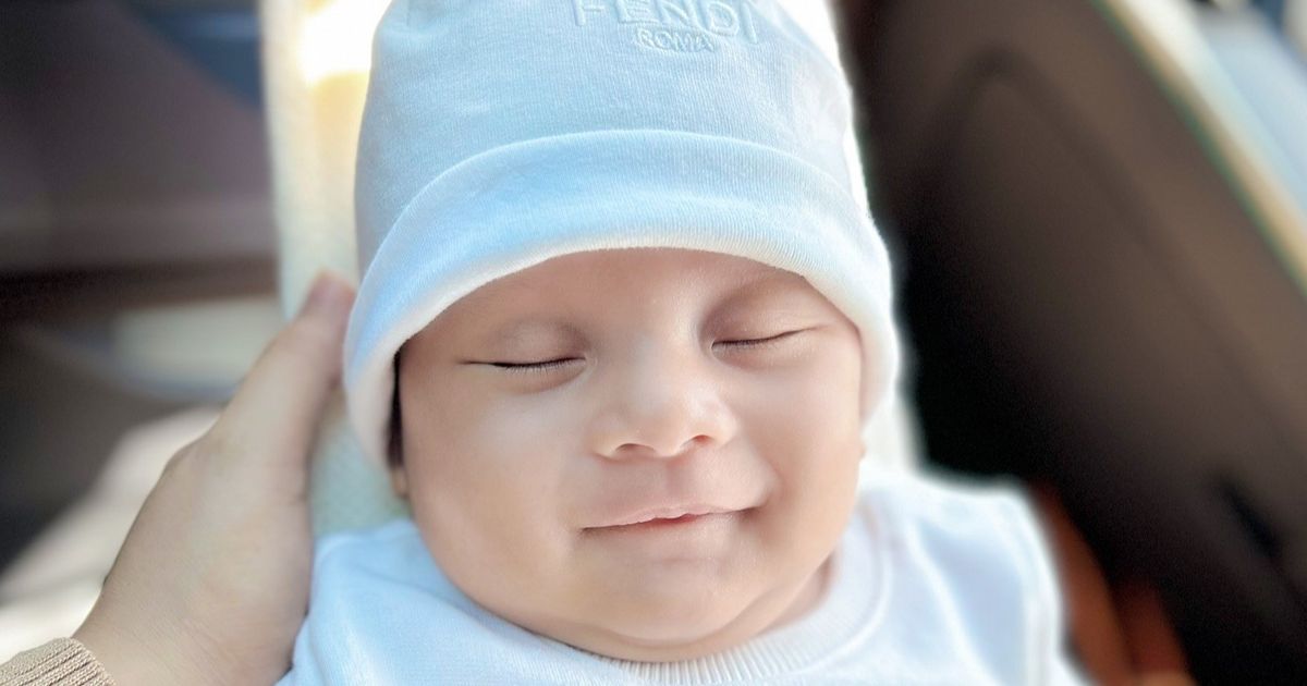 Potret Terbaru Baby Agham Anak Via Vallen yang Disebut Makin Mirip Papa Chevra, Senyumnya Bikin Meleleh