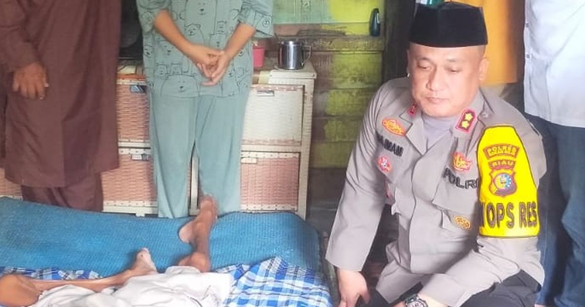 Jaga Kamtibmas Jelang Pilkada, Kapolres Rohil Kunjungi Warga Sakit Menahun