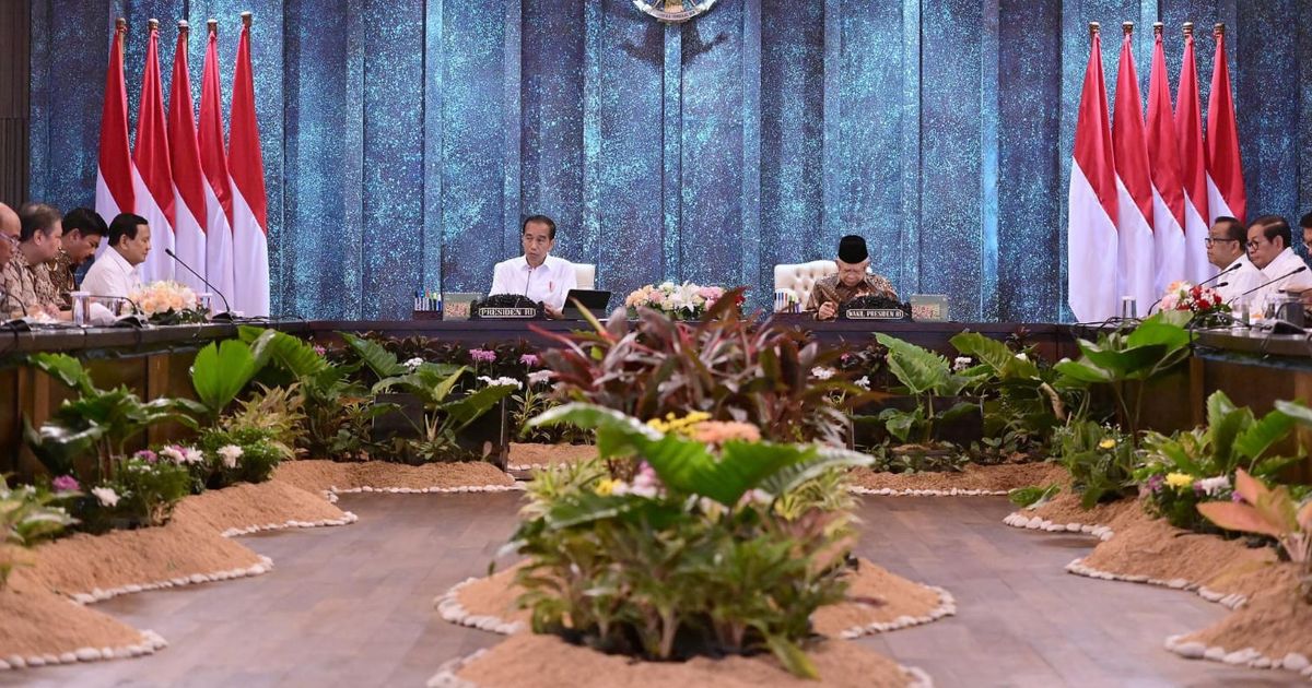 Presiden Jokowi dan Wapres Ma'ruf Amin Terbang ke IKN untuk Sidang Kabinet Terakhir