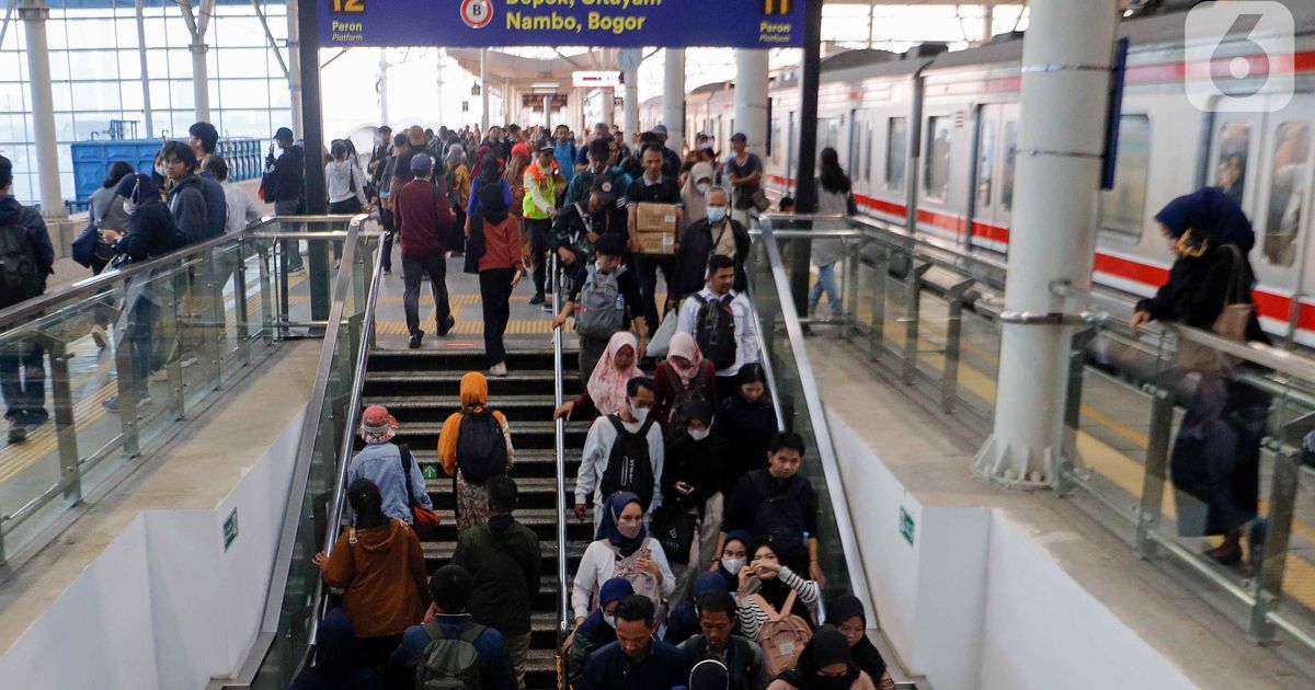 Kemenhub: Keputusan Kenaikan Tarif KRL Tunggu Pemerintahan Baru