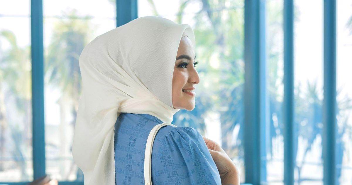 Potret Terbaru Marshanda Tampil Berhijab Beda Banget dan Bikin Pangling, Netizen 'Cantik Banget'